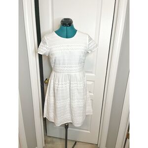 Old Navy Eyelet 100% Cotton Fully Lined Short Sleeve Fit & Flare Dress